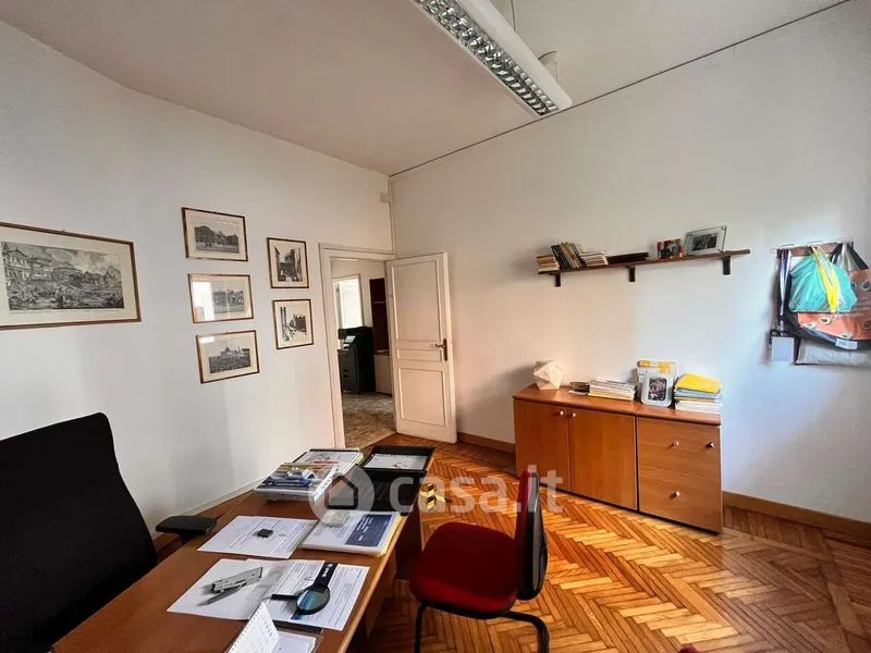 Bureau - Versatile Apartment in Via Torlonia, Rome