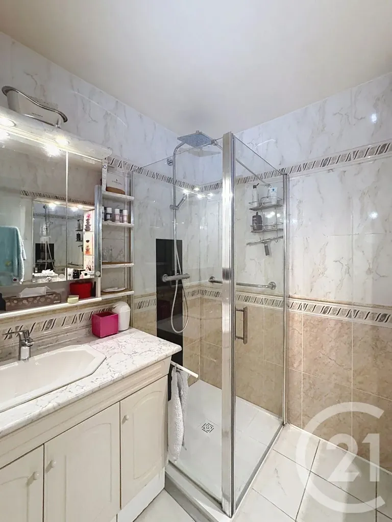 Vannitoad - 3-Room Apartment with Garden in Cannes