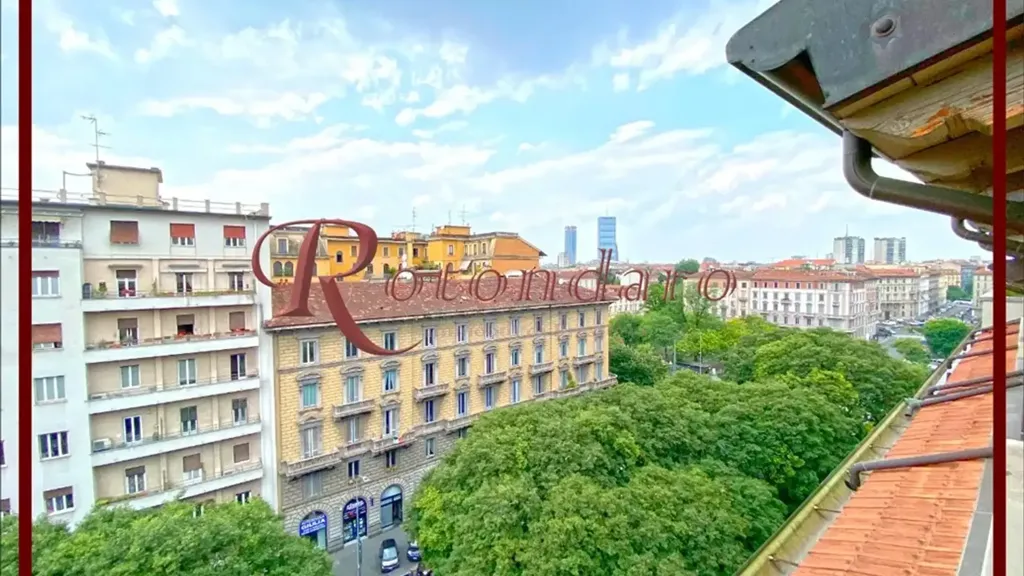 Rõdu - Penthouse Apartment with Double Exposure in Milan