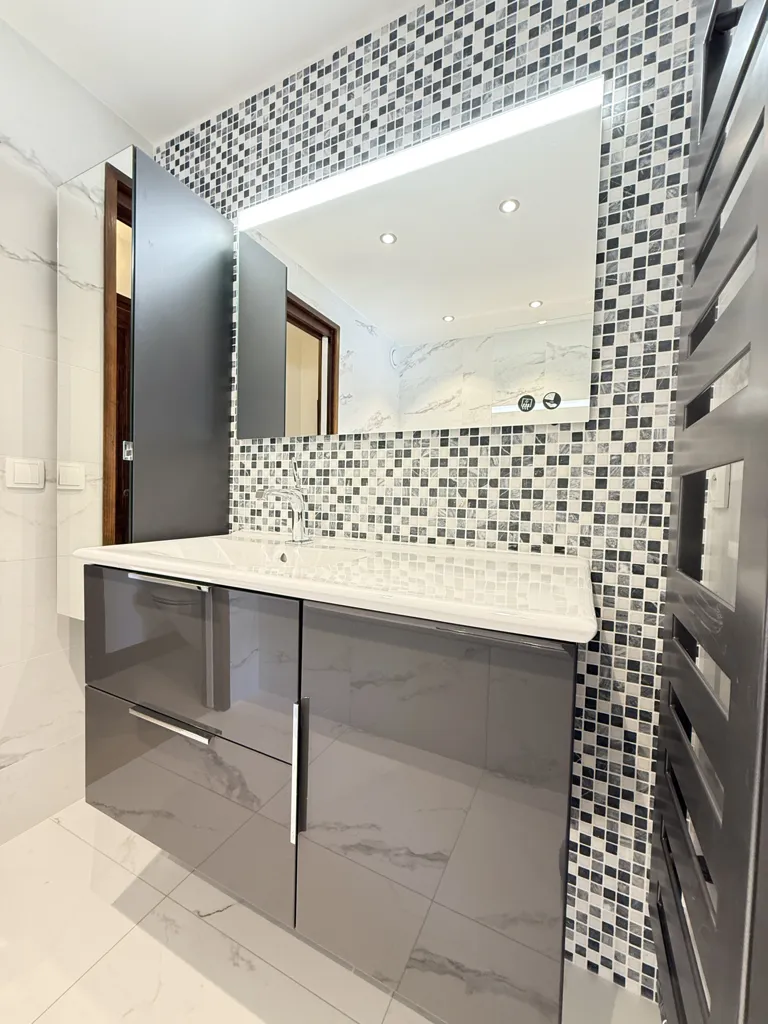 Bagni - T2 Flat with South Terrace in Village Centre