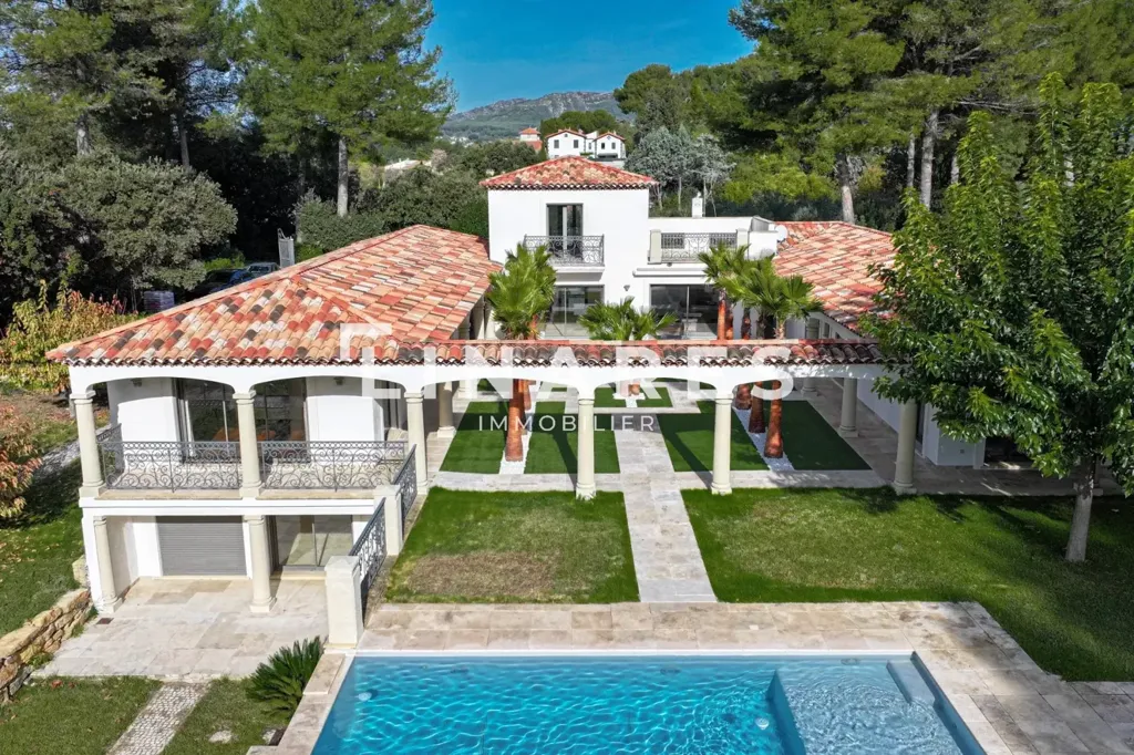 Õhuvaade - Villa with Pool and 28,000 m² Park in Llinares