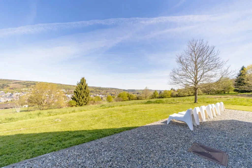 Gîte avec Vue Imprenable et Espace Wellness à Stavelot