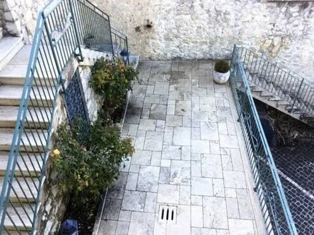 Toad - Luxury Villa with Pool in Lecce nei Marsi