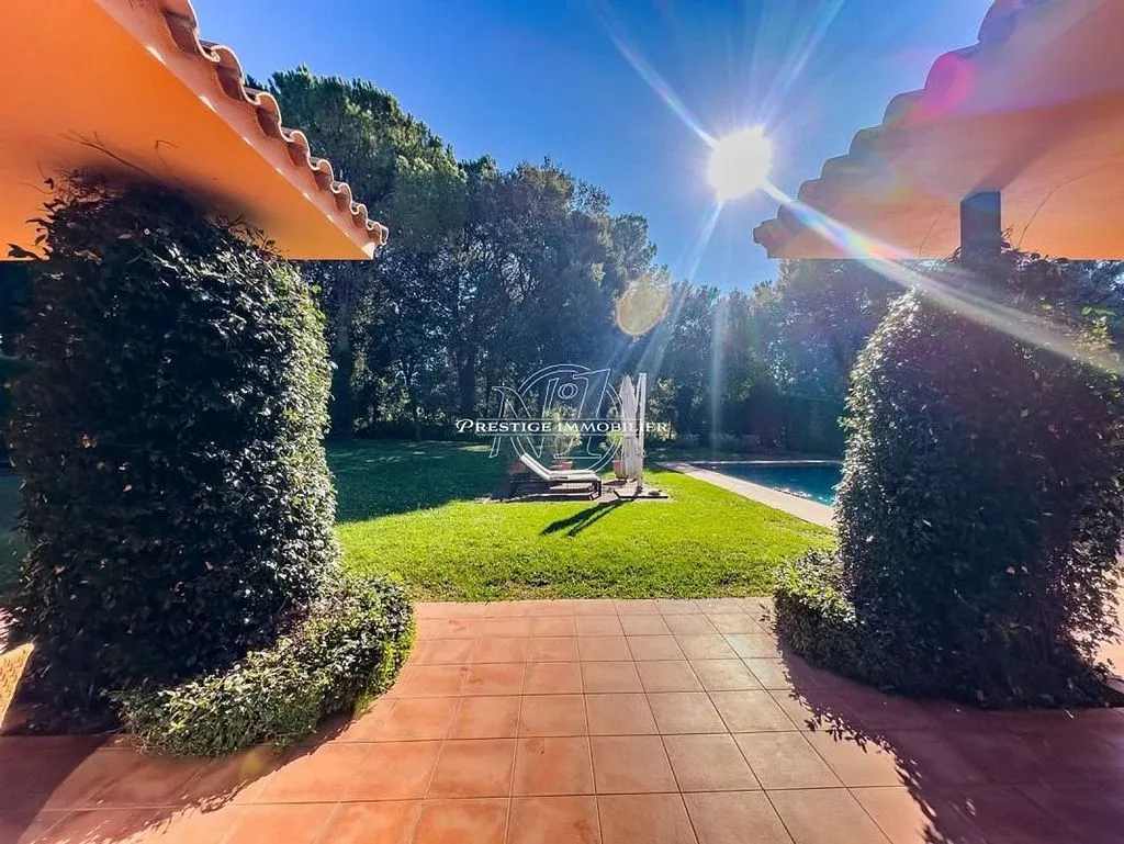 Piscine - Luxury Villa with Golf Views in Navata