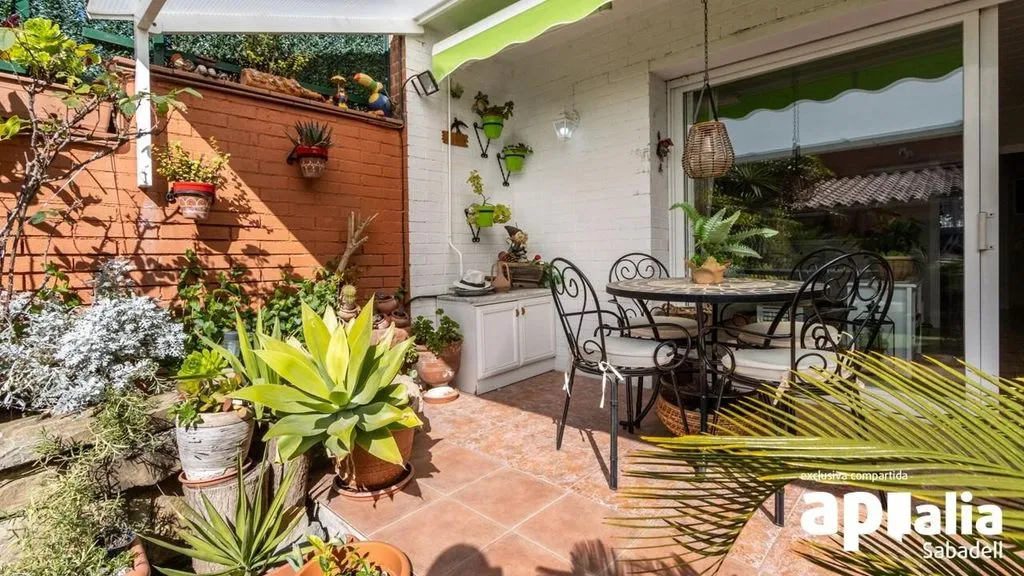 Terrasse - Luxury Villa with Garden in Terrassa