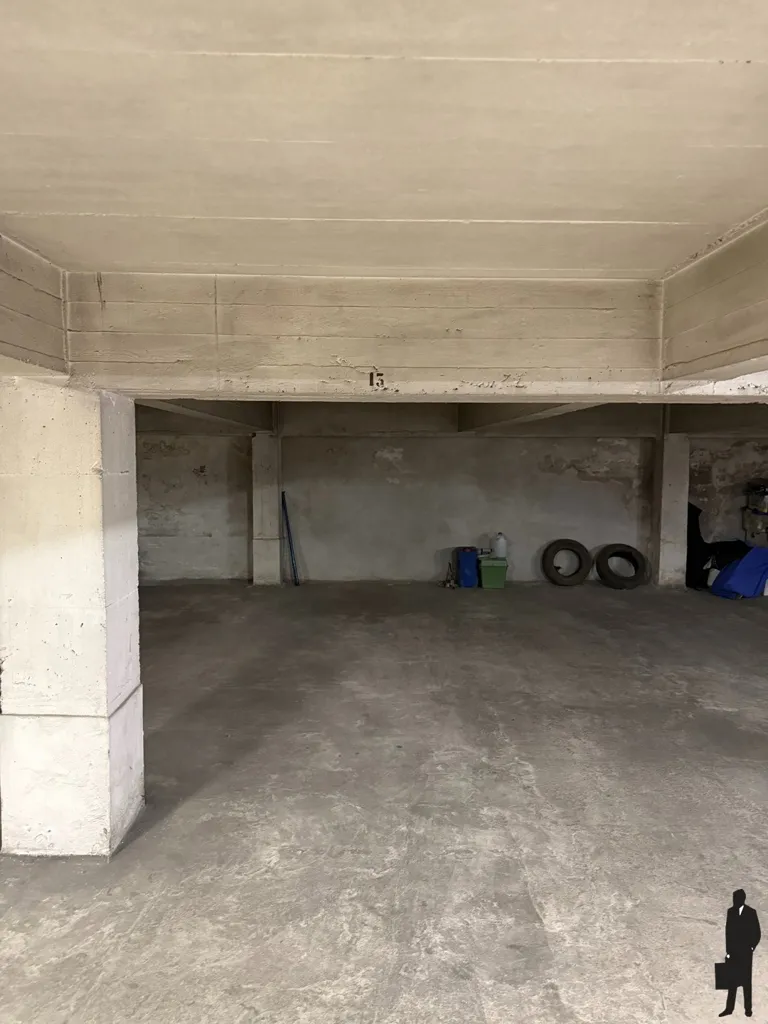 Garaaž - 15 Parking Spaces in Antwerp