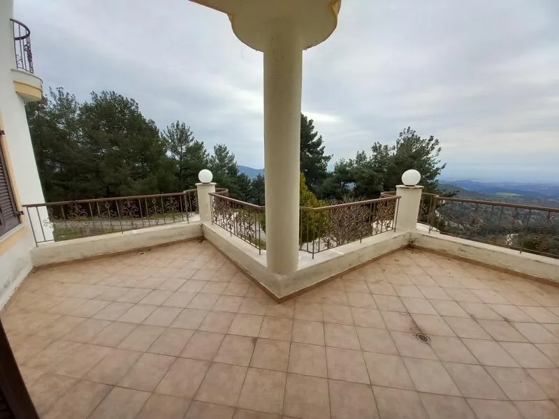 Terrasse - Detached House with Garden in Chrysopigi, Serres