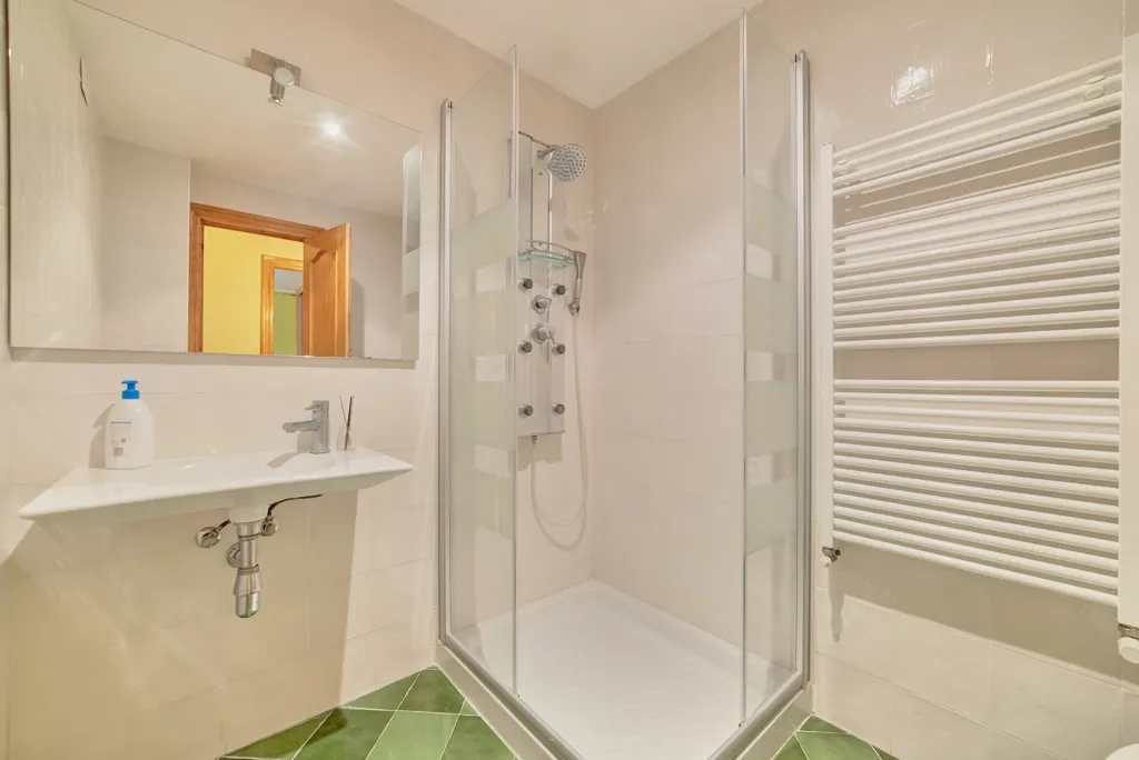 Salles de bain - Independent Stone House with Garden in Valdorba