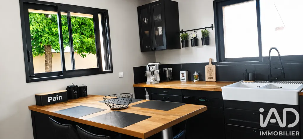 Cucina - Contemporary House with Jacuzzi in Chambry
