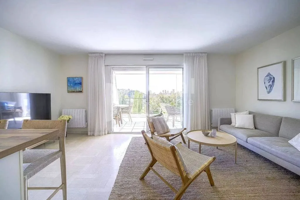 Appartement Luxe avec Piscine à Mougins