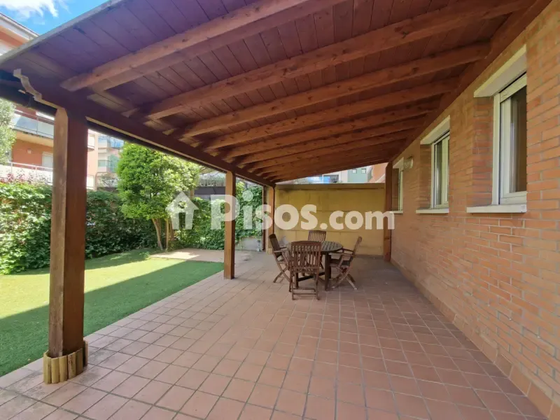 Terrasse - Modern Ground Floor Flat with Garden in Montilivi