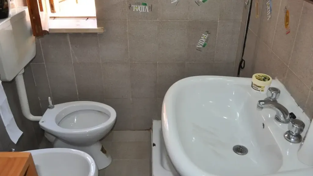 Salles de bain - Apartment with Balcony in Scalea