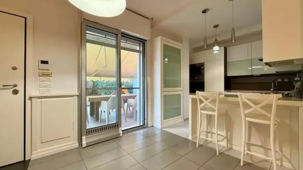 Kitchen - Rustic Villa with Garden in Bari