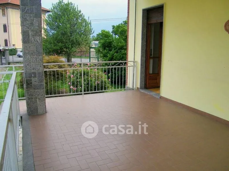 Balcon - Four-Room Apartment with Garden in Mathi