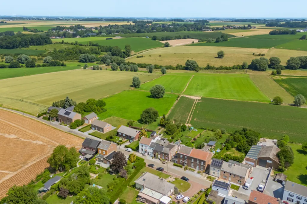 Vue aérienne - Maison 3 Façades avec Jardin à Warnant-Dreye