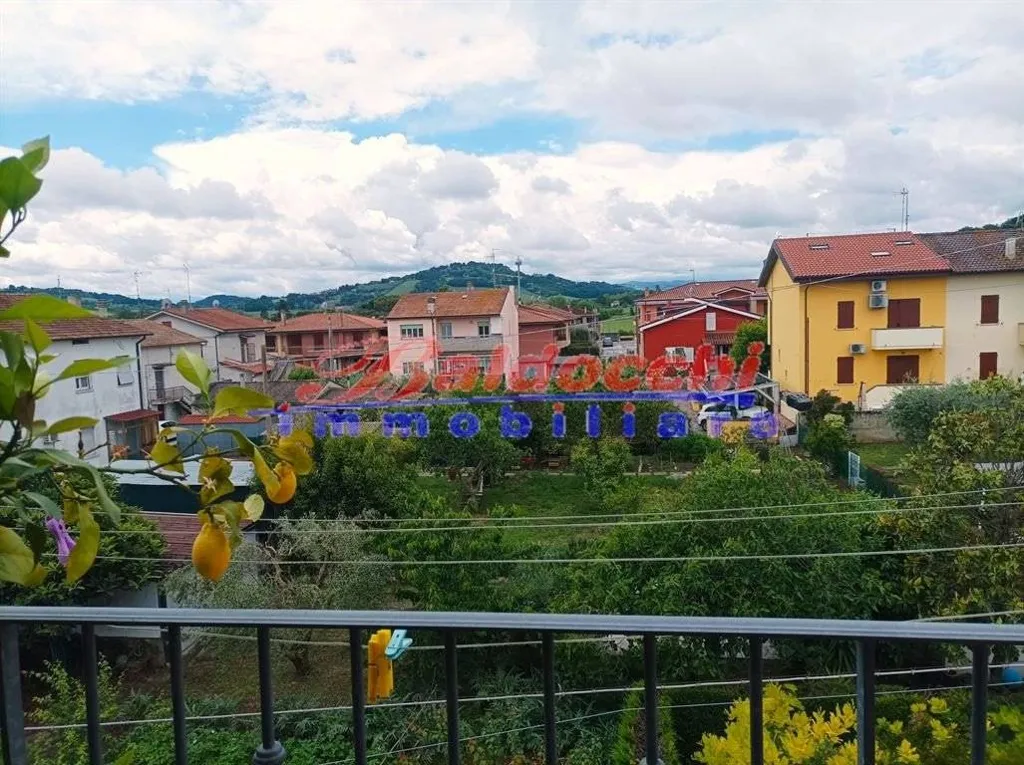 Balcone - Duplex con terrazzo in zona residenziale a Fano
