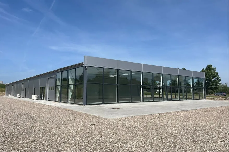 Välivaade - Showroom near E20 Motorway