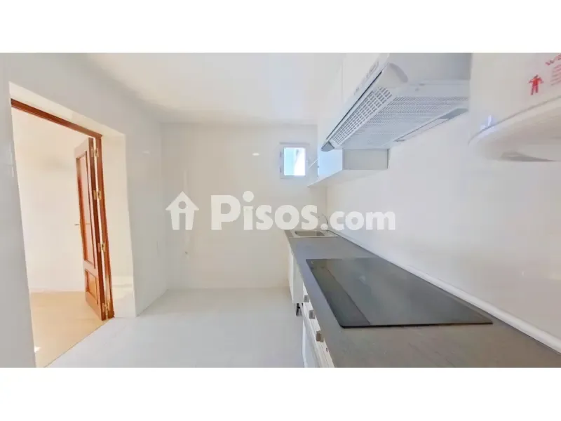 Köök - Three-Bedroom Flat with Ascensor in Puente de Vallecas