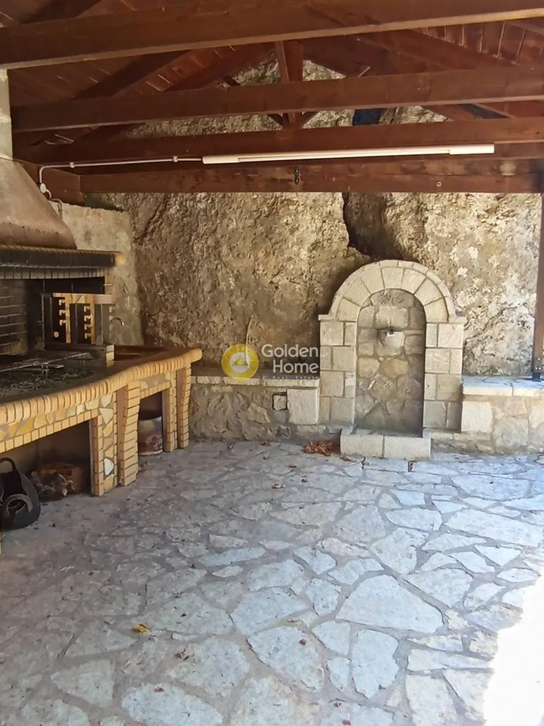Garage - Villa with Mountain View in Amfissa