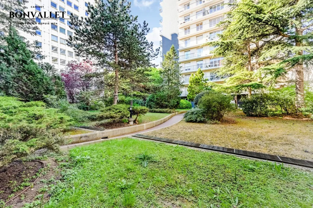 Giardino - 2-Bedroom Apartment with Garden in Lourmel