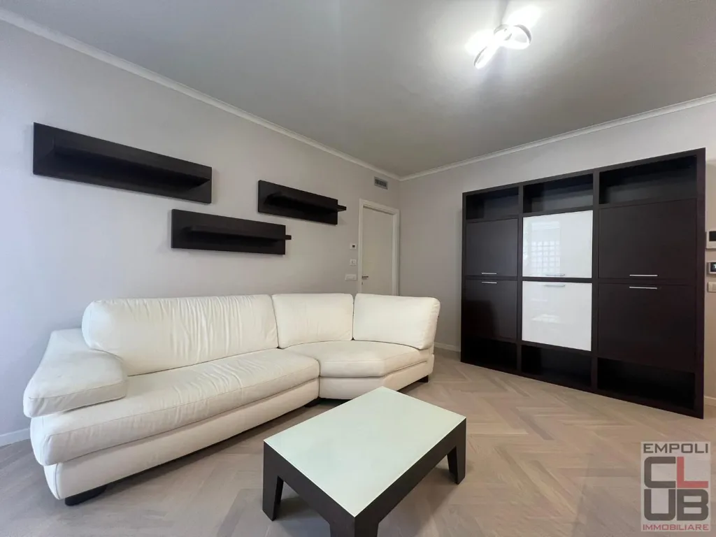 Elutuba - Privately Leased Apartment with Terrace in Empoli