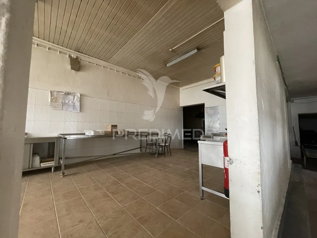Cuisine - Industrial Unit with Bakery in Urzelina