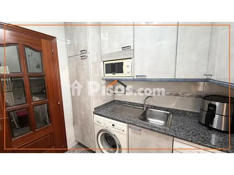 Cucina - Bright 3-Bedroom Flat with South View in Retiro