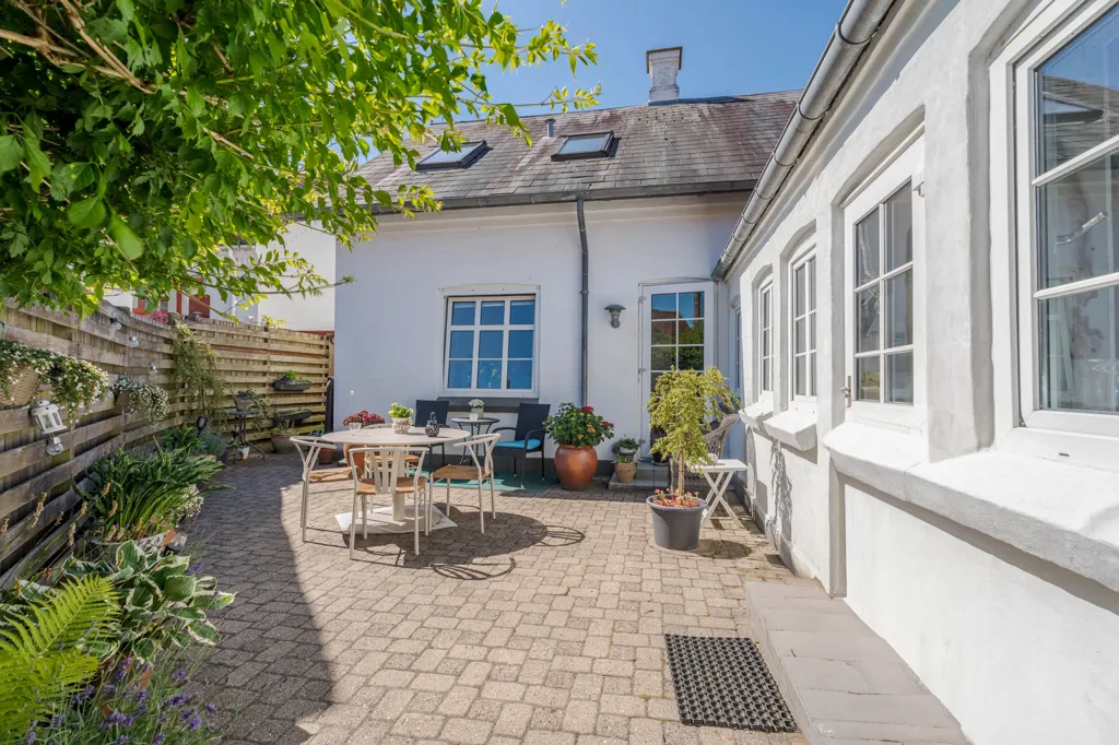 Terrazza - Villa with Two Apartments in Assens