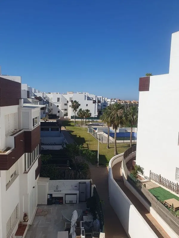 Rõdu - 2-Bed Flat with Pool in Toyo