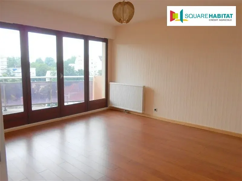 Toad - City Centre Apartment with Balcony in Pau