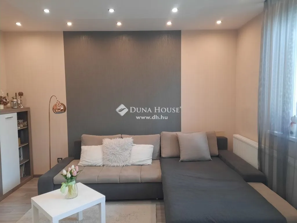 Elutuba - Renovated Apartment with Balcony in Kecskemét