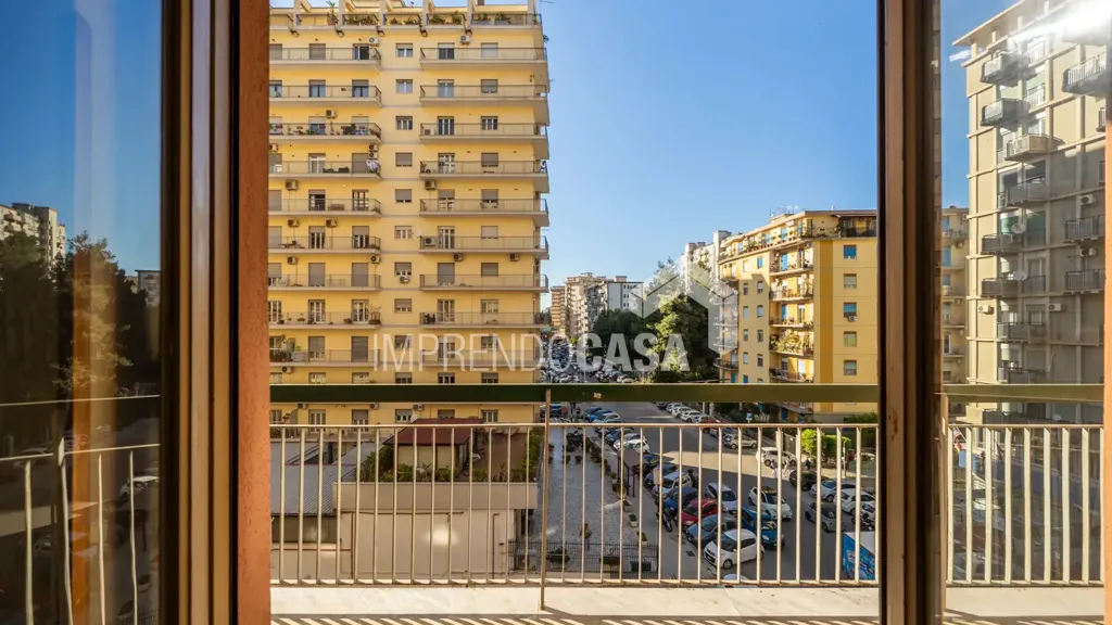 Balcon - Apartment with Balcony in Palermo