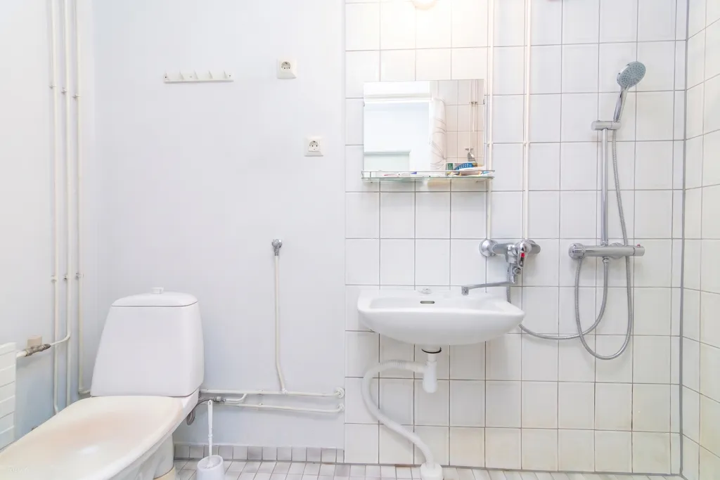 Vannitoad - Spacious Apartment with Garden Access in Lohja