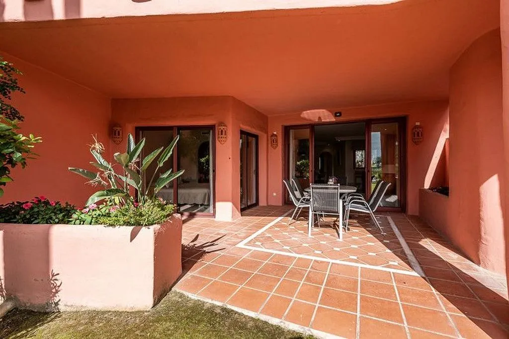 Terrass - T2 Apartment with Pool in El Padrón, Estepona