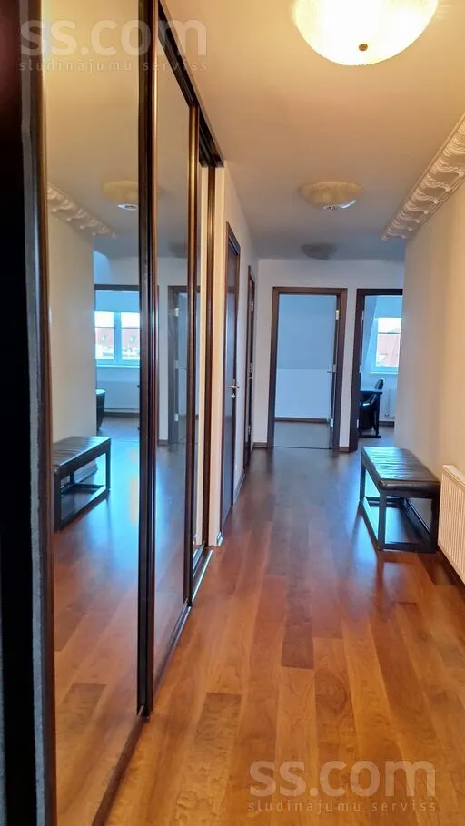 Entrée - Duplex Apartment with Historic Views in Riga Centre