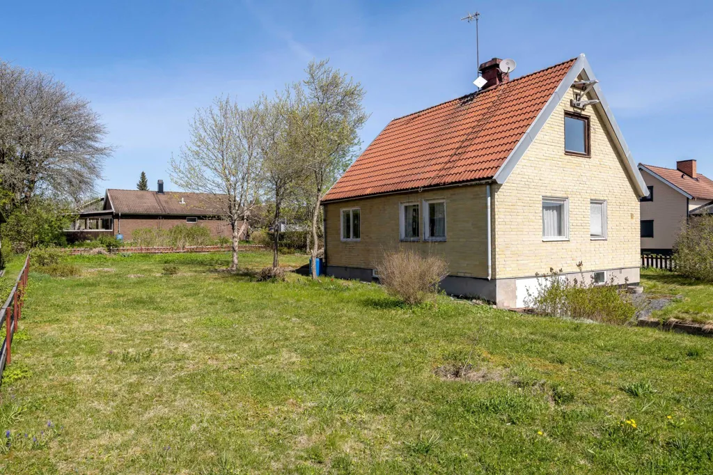 Jardin - 1.5-Storey Villa with Corner Plot in Gimo