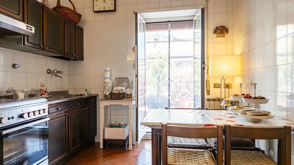 Cucina - Exclusive Penthouse with Panoramic Terrace in Rome