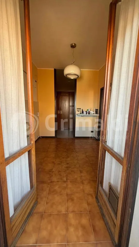 Esik - Apartment with Triple Aspect in Abbiategrasso