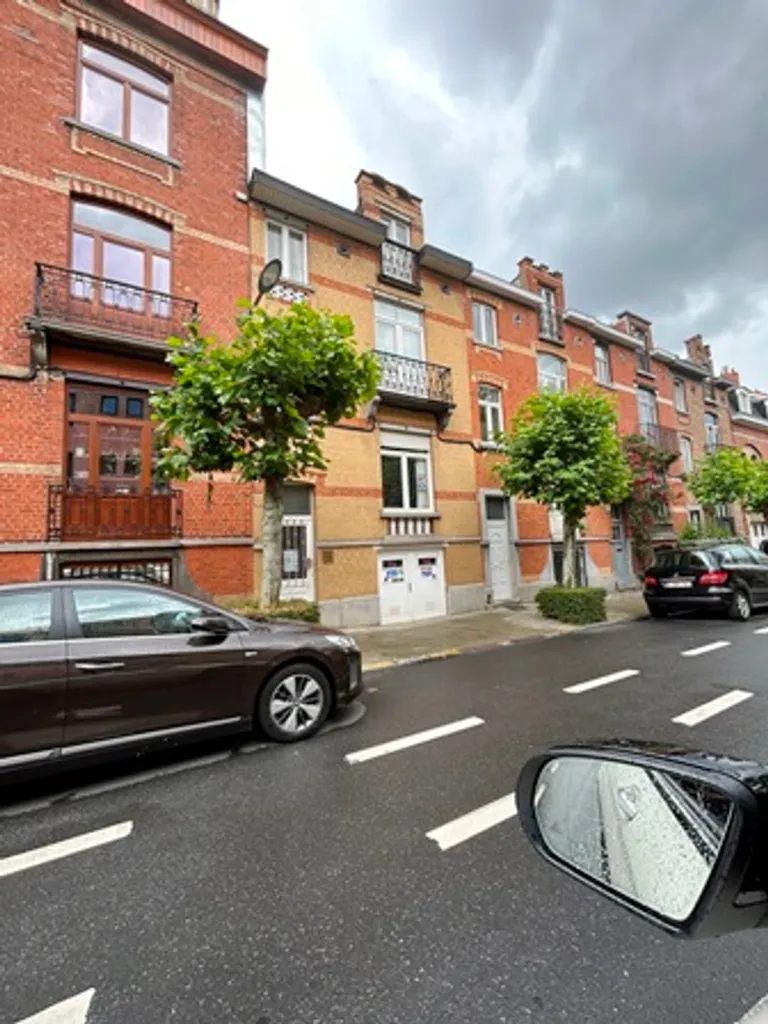 Välivaade - Brussels House with Three Apartments in Schaerbeek