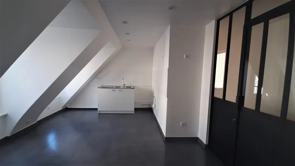 Stanze - Mansardé Flat in Haussmannian Building, Paris