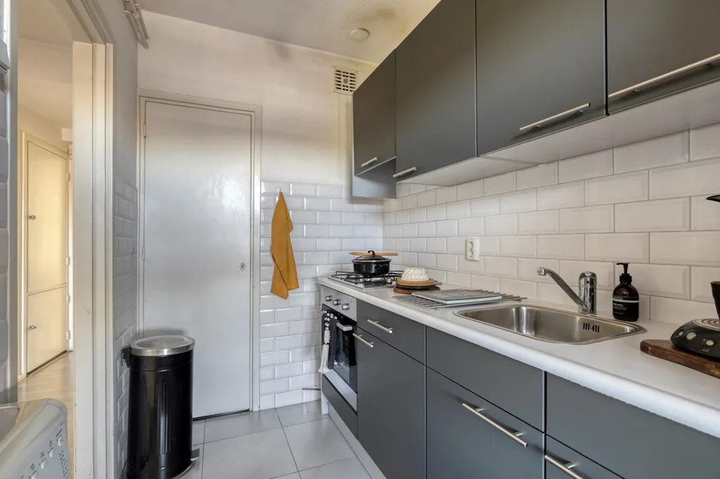 Cuisine - City Centre Flat with Balcony in Hereplein