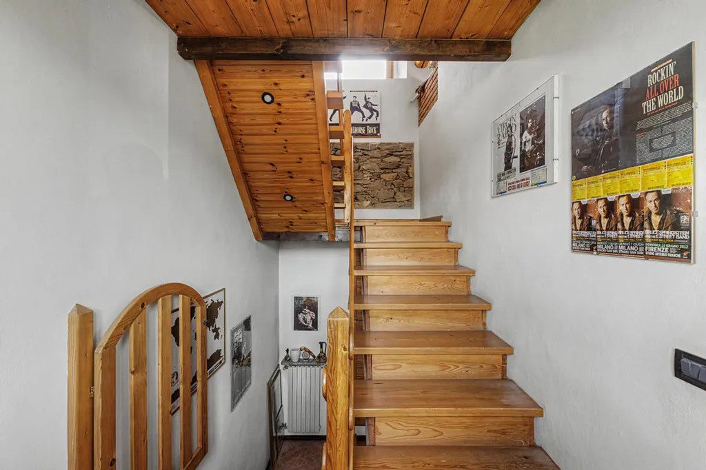 Toad - Multi-Level Apartment with Mansard in Luino