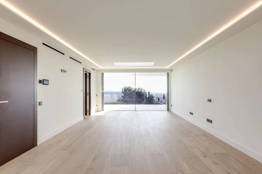 hallway_entrance