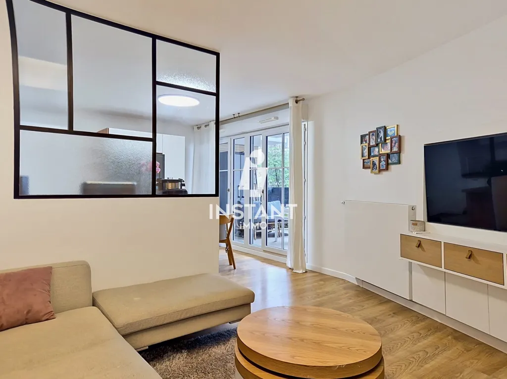 Elutuba - 3-Piece Apartment with Balcony in Maisons-Alfort