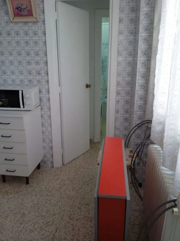 Magamistoad - Furnished Flat with Central Heating in Carmelitas