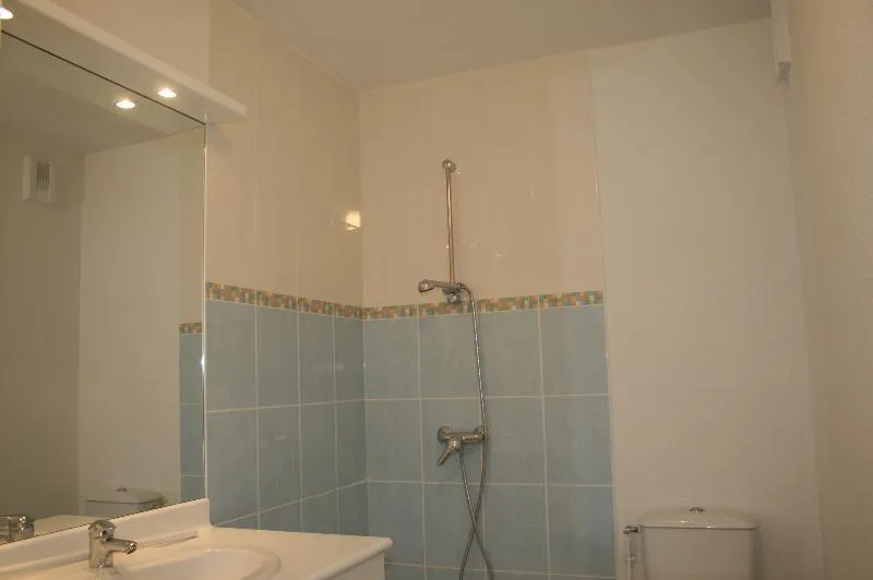 Bagni - T1 Bis Flat with Private Terrace in Pessac