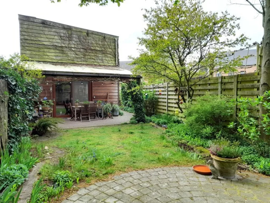 Garden - Mixed-Use House with Garden in Nijlen