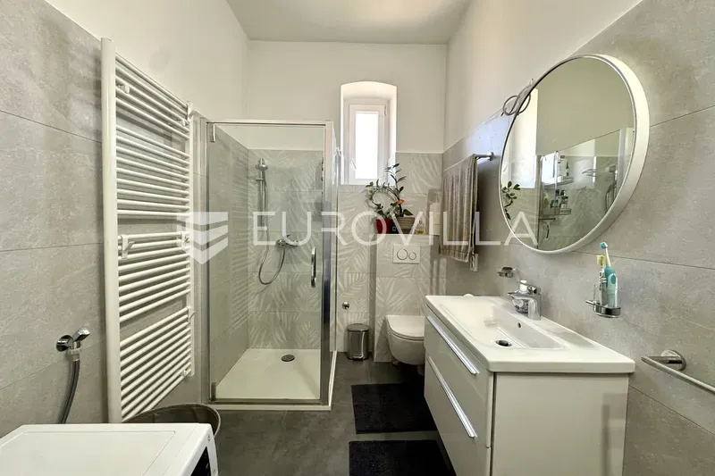 Salles de bain - Two-Bedroom Apartment with Sea View in Pula