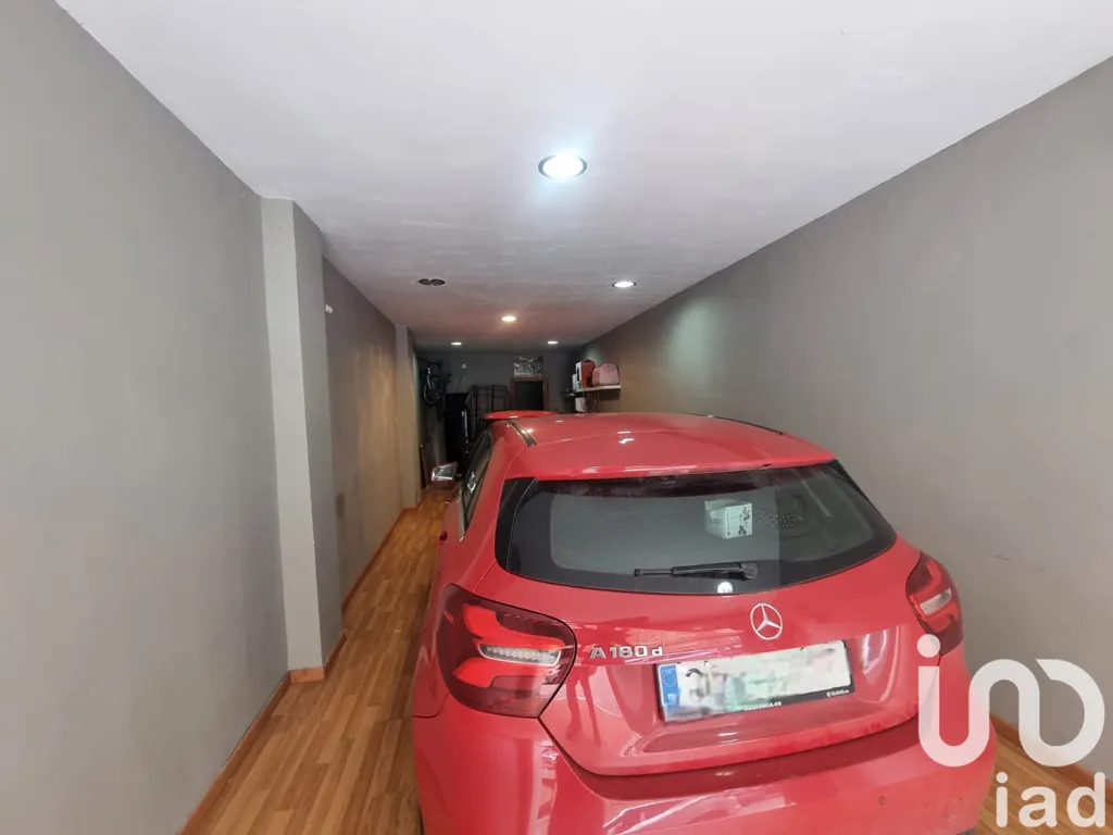Garage - Parking Space with Storage in Reus
