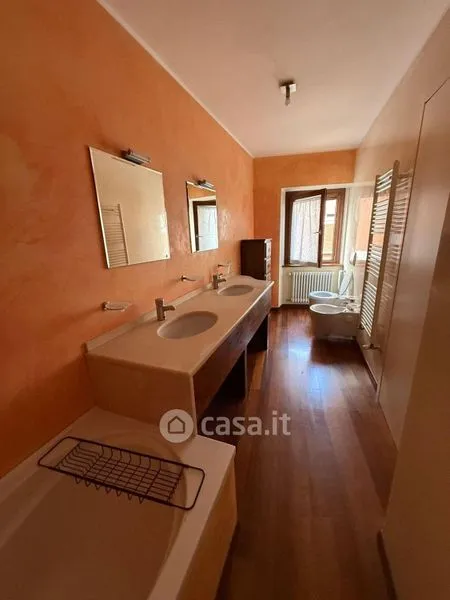 Vannitoad - Refurbished Flat with High Ceilings in Udine Centre